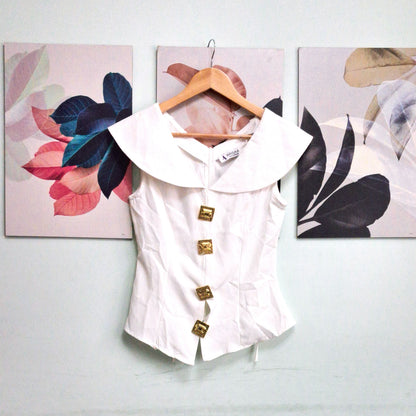Square shape button V neck top