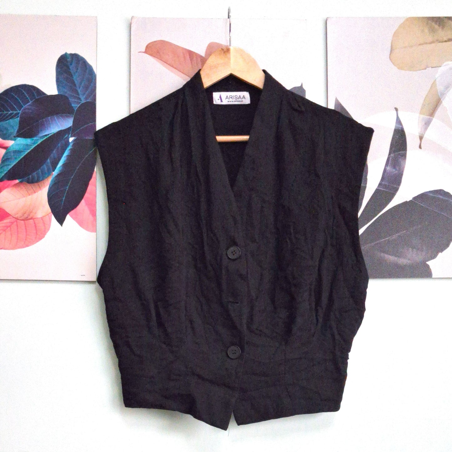 Sleeve less crop shirts for girls