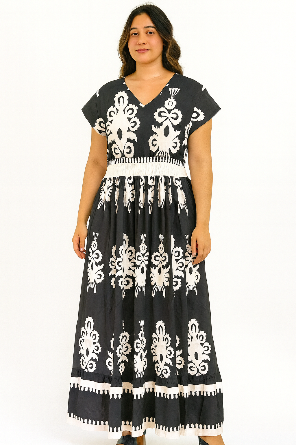 Black And White Long Dress For Causal Look