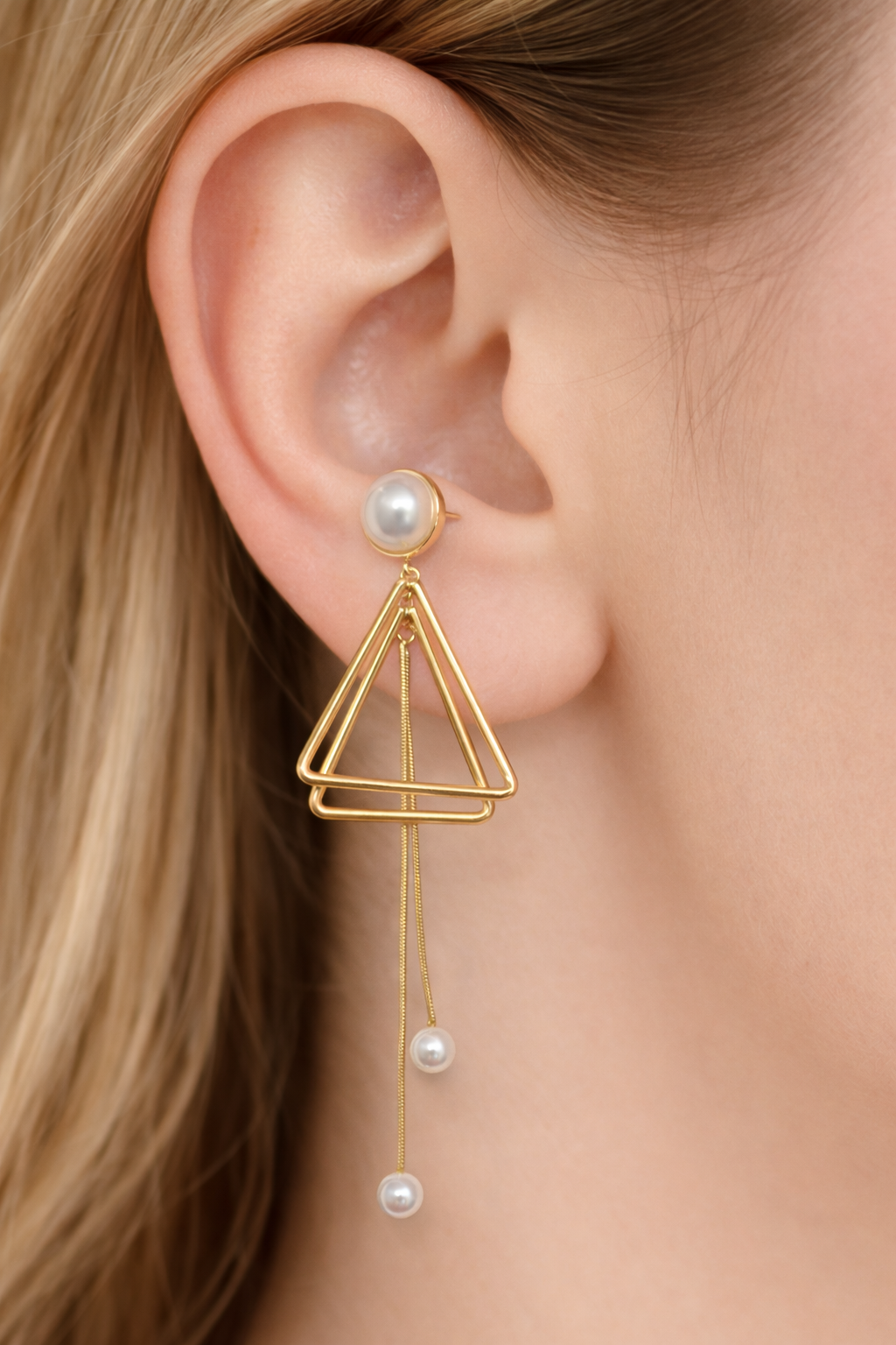 The geometric pearl tassel drops