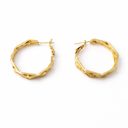 Zigzag shape gold earring