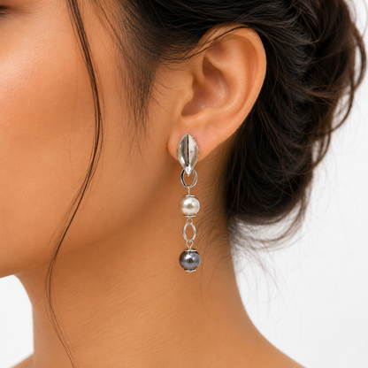 Floating Pearls Earrings