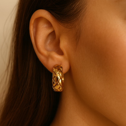 Irregular circle gold earring