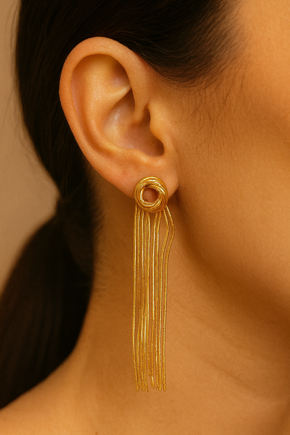 Long group of chains kotted gold earring