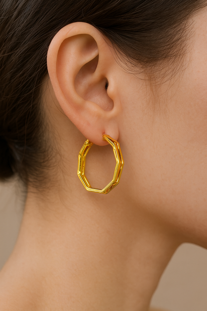 Zigzag shape gold earring