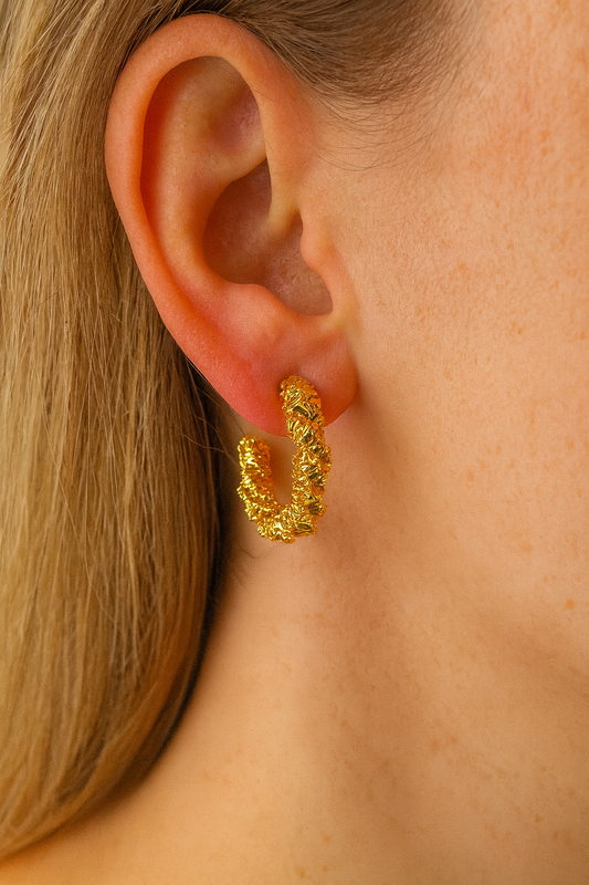 Twister shiny gold dangles