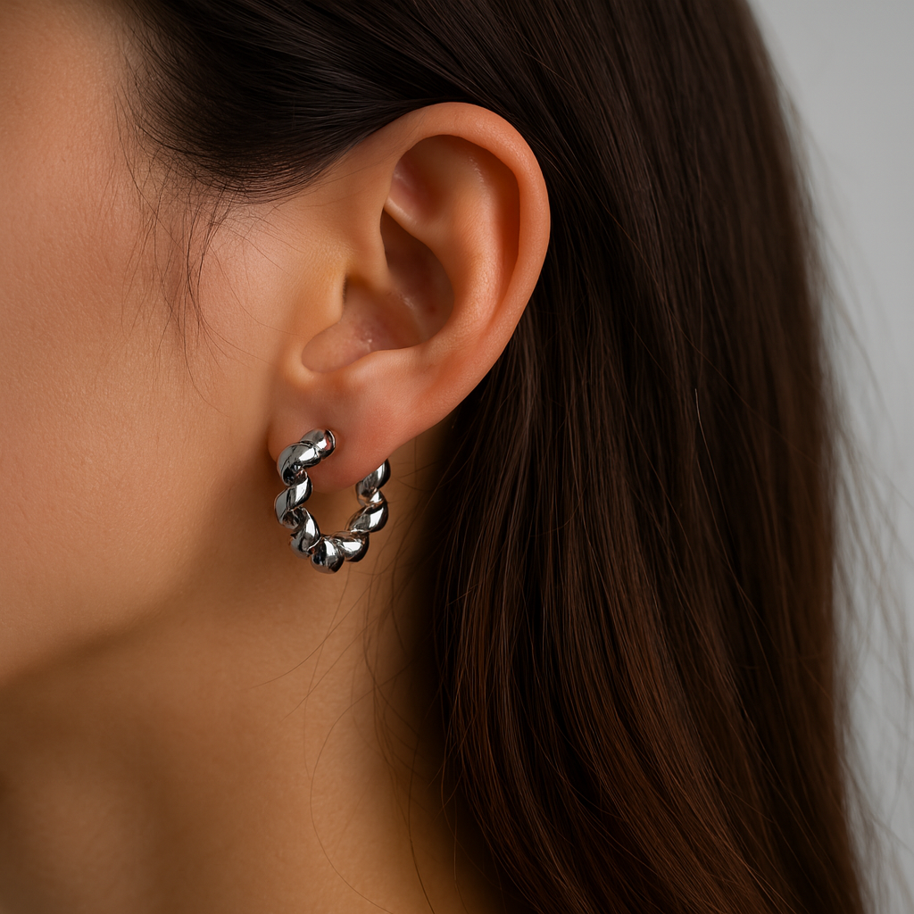 Silver twisted rope circle design earring