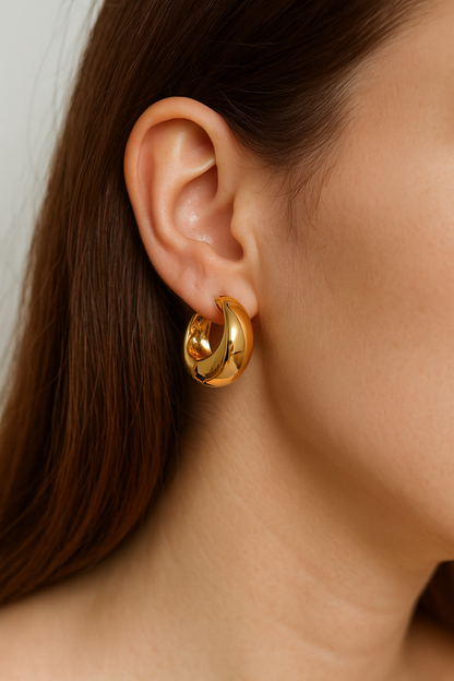 Simple dangle with glossy finish