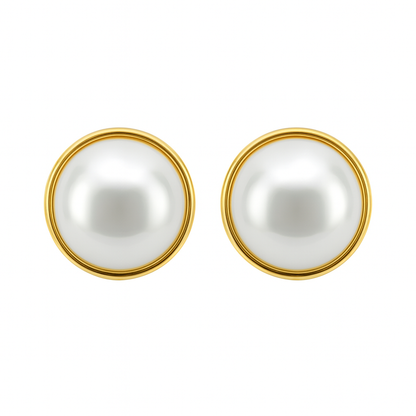 Round pearl stud earring