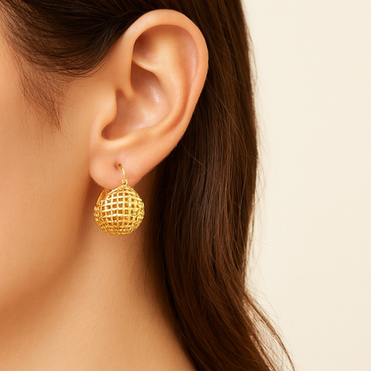 Pretty ball gold plated earring