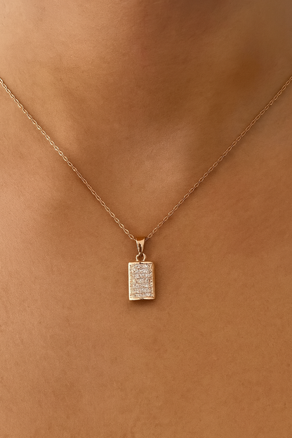 Small crystal group of square pendant chain