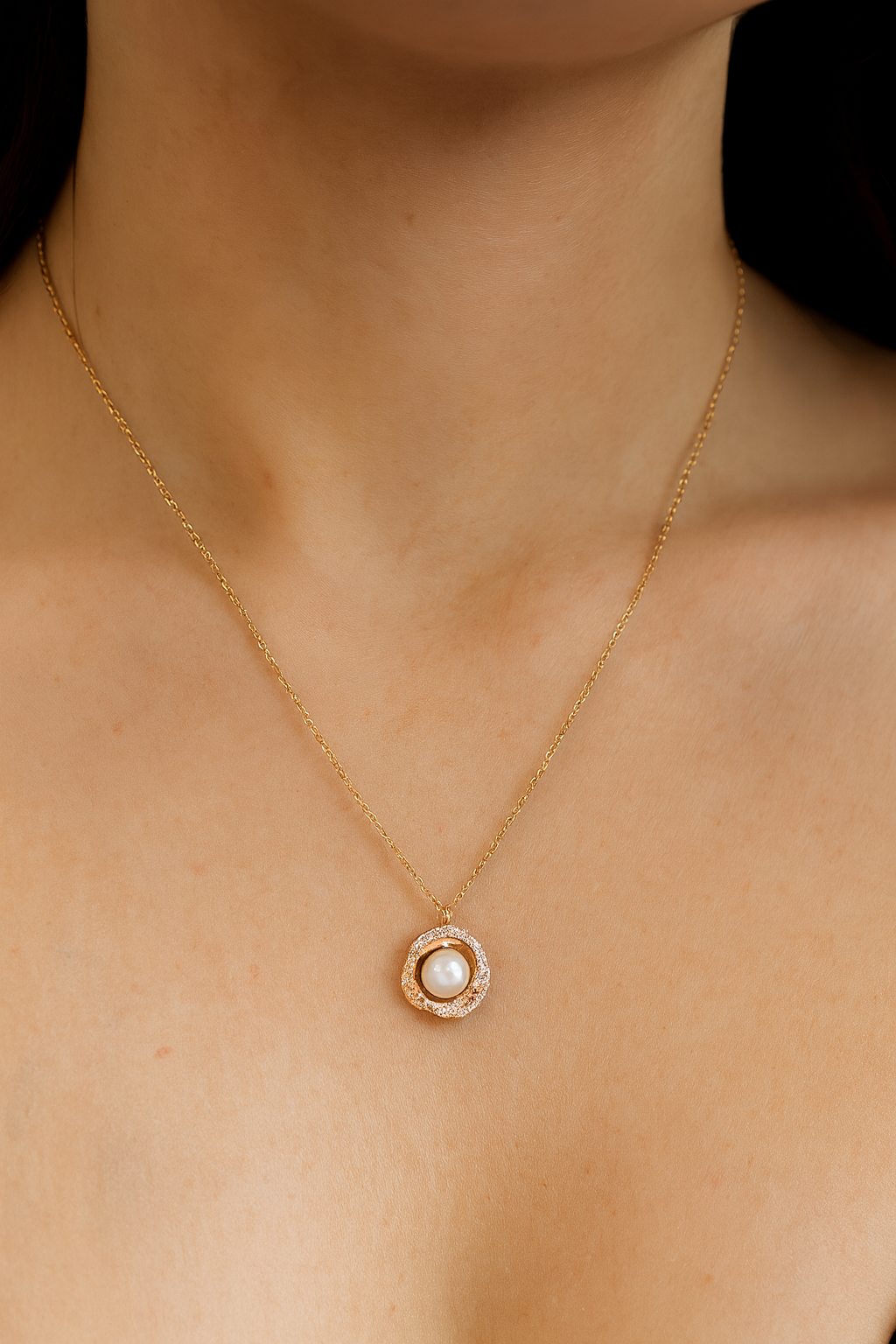 Pearl design rose gold necklace