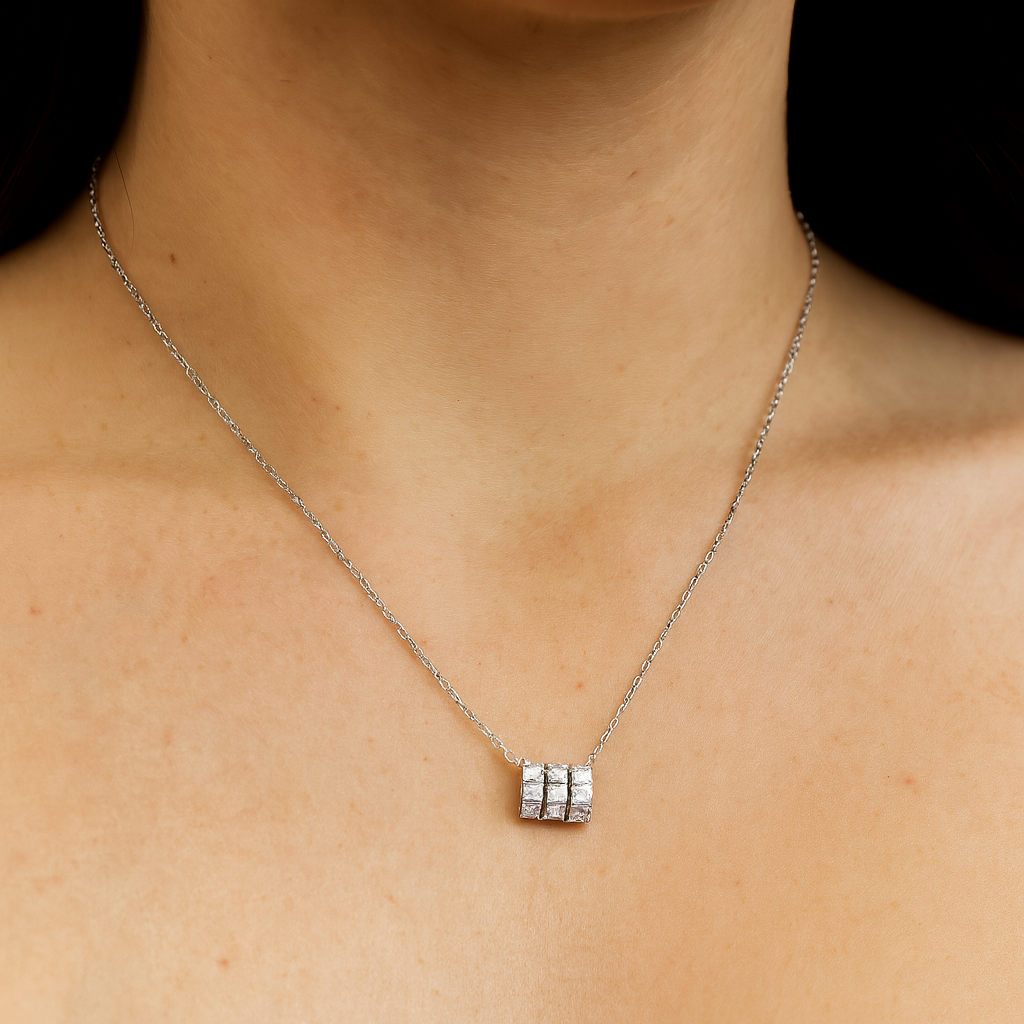 Silver fancy necklace