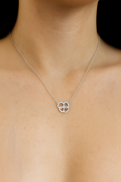 Small flower silver design necklace