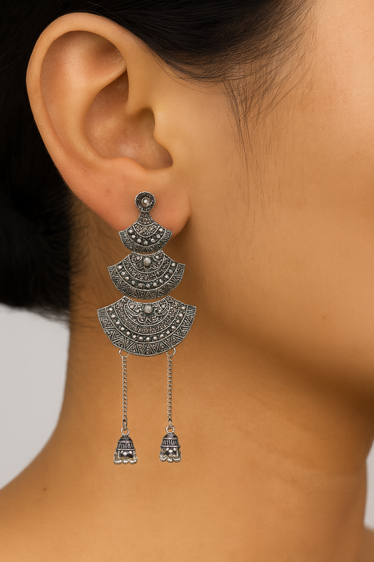Oxidized earring with laatkan