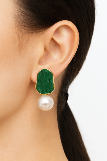 Green Leaf Style With White Pearl Earring