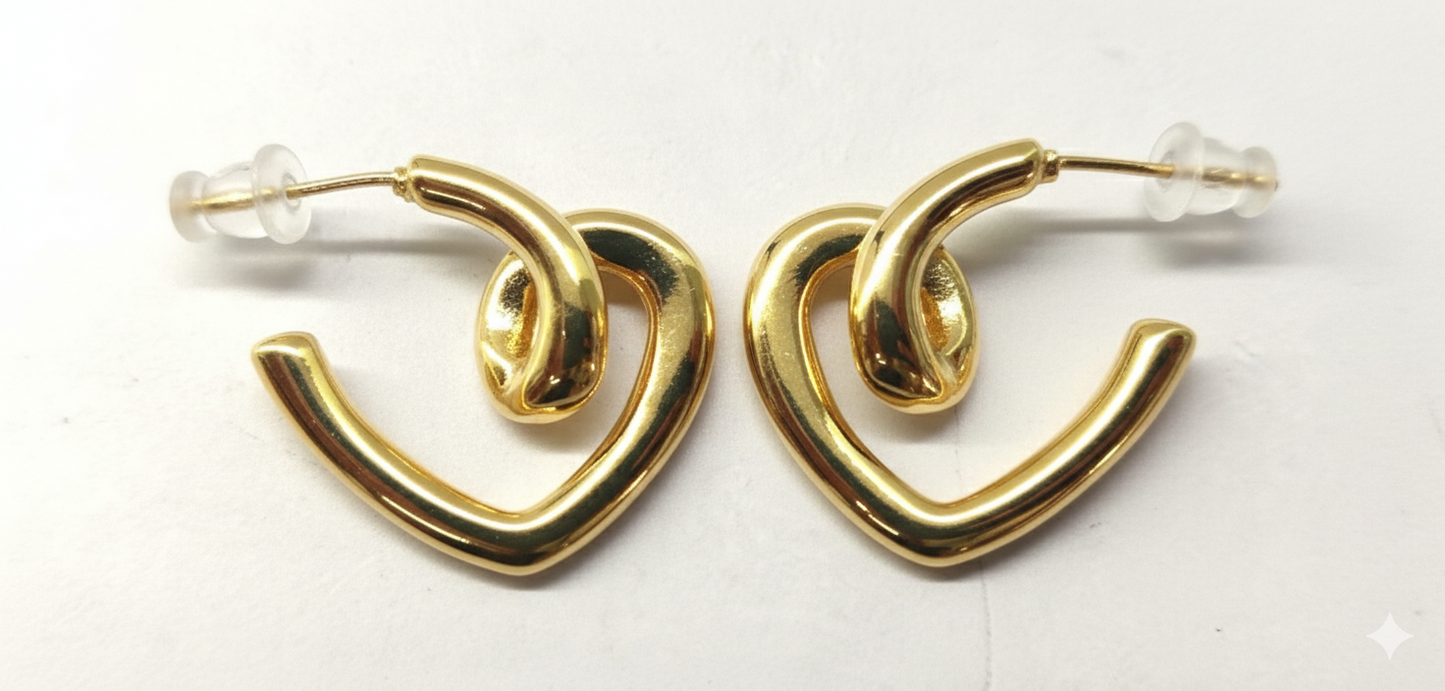Twisted Heart gold stud earring