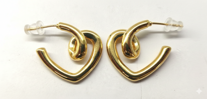 Twisted Heart gold stud earring