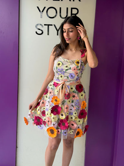 Gorgeous flower design short sleeves dress for women