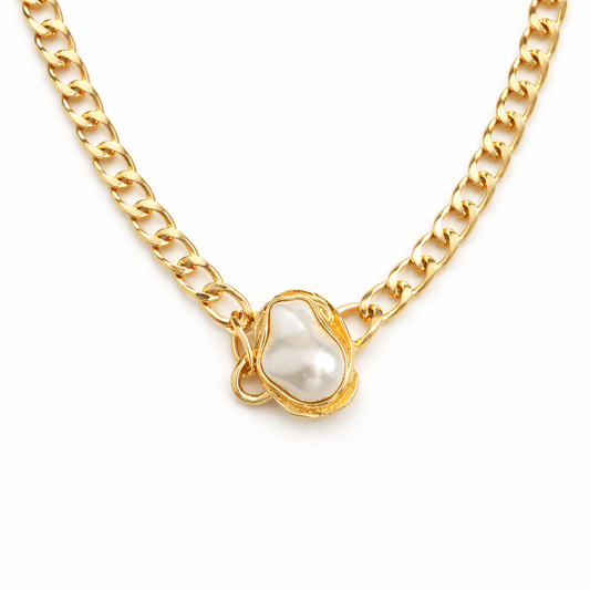 Mother of pearl pendent medium size necklace