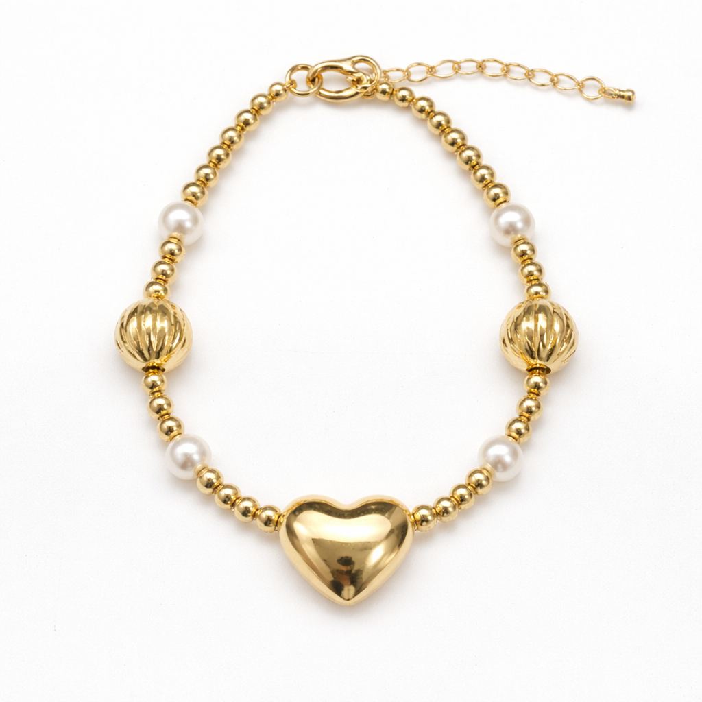 Heart bracelet with gold and white beads