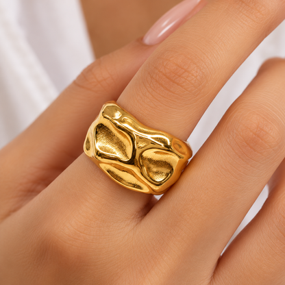 Golden Wave Style Ring