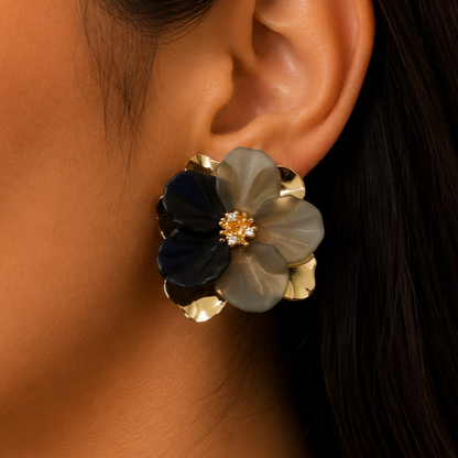 beautiful black & grey flower stud