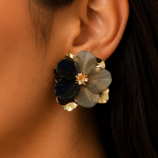 beautiful black & grey flower stud