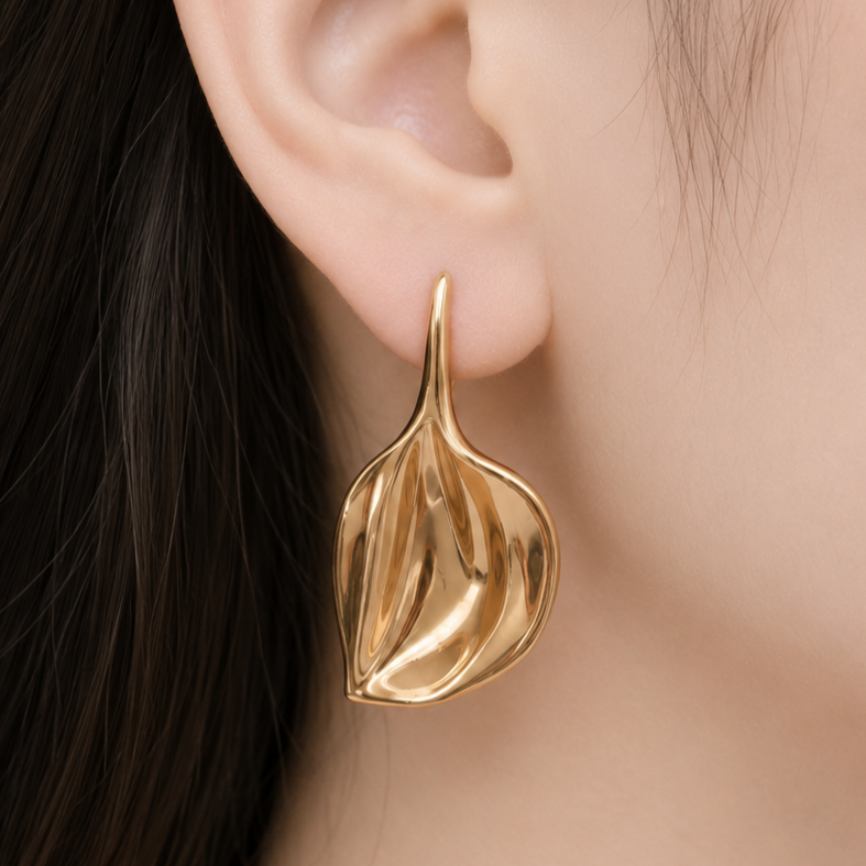 Gold Elegant Leaf Dangle Earrings