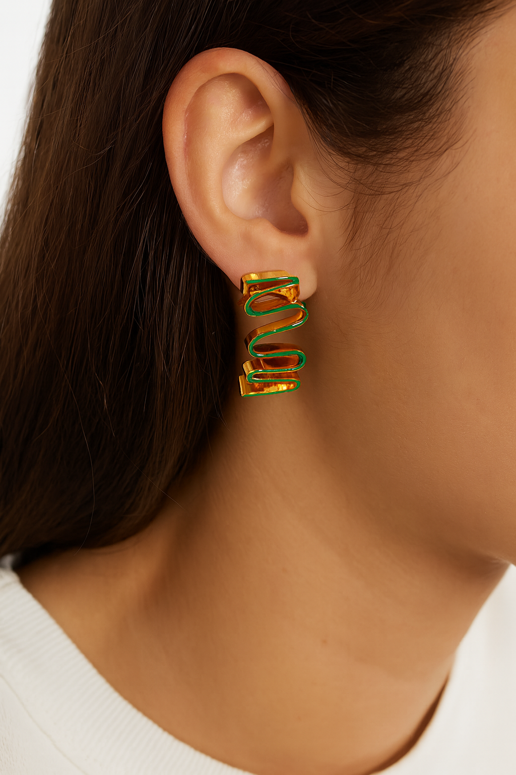 fancy wavy style green shaded stud earring