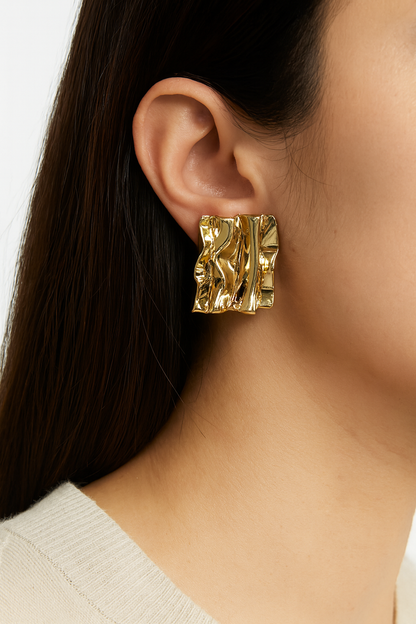 Charming square wave style stud earring