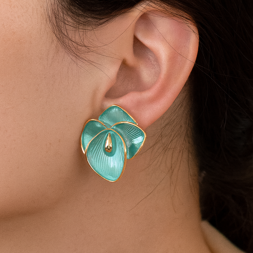 Beautiful sea green flower stud earring