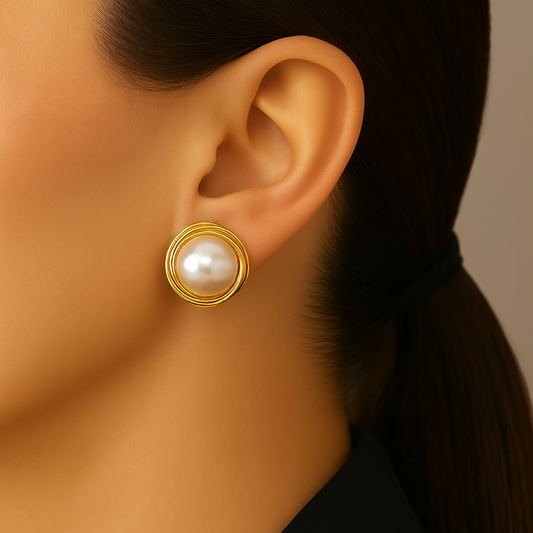 Charming natural pearl golden stud earring