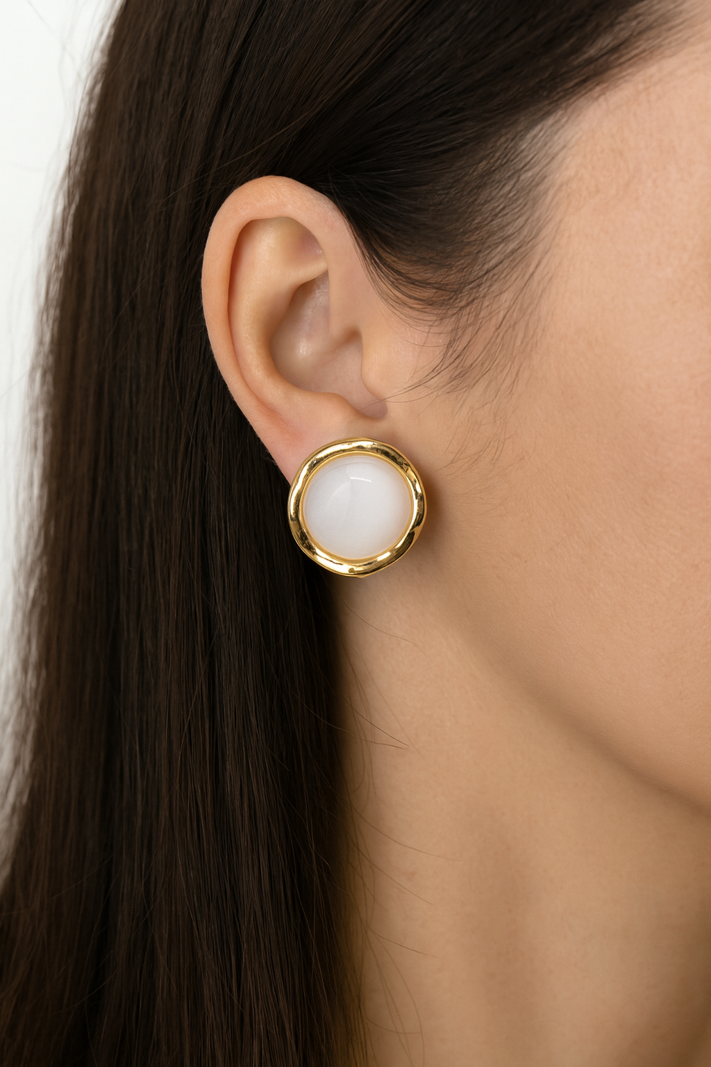 Simple white resin golden stud earring