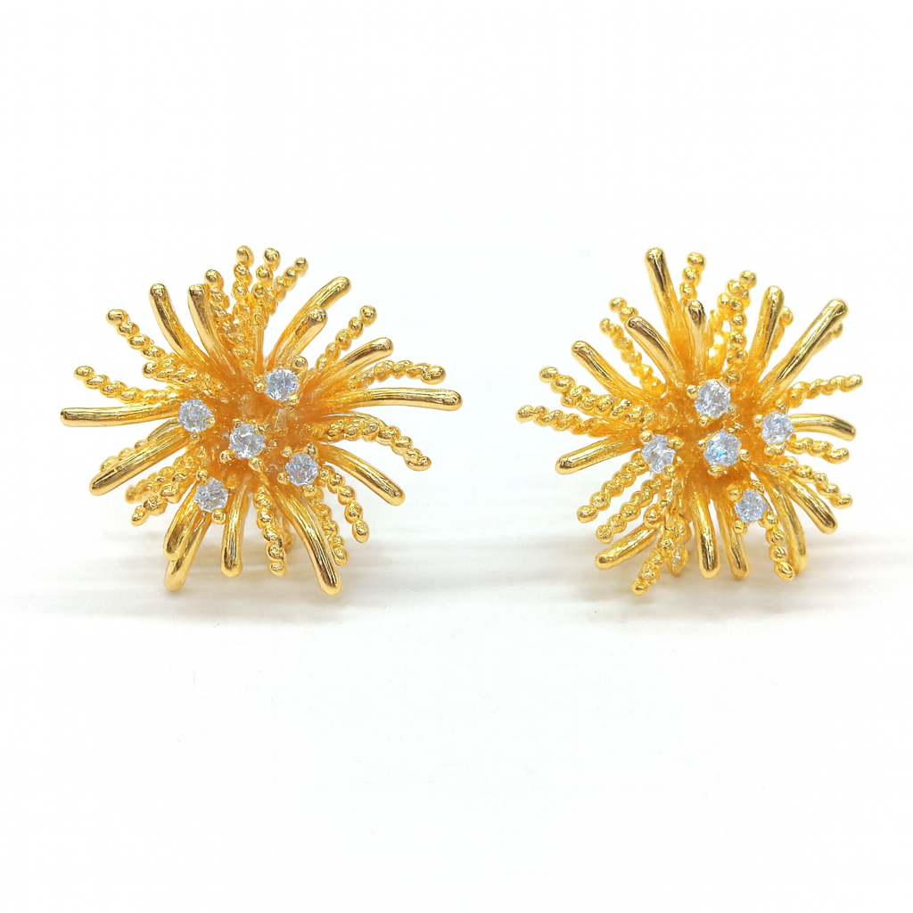 Snow flow style with mini diamonds stud earring