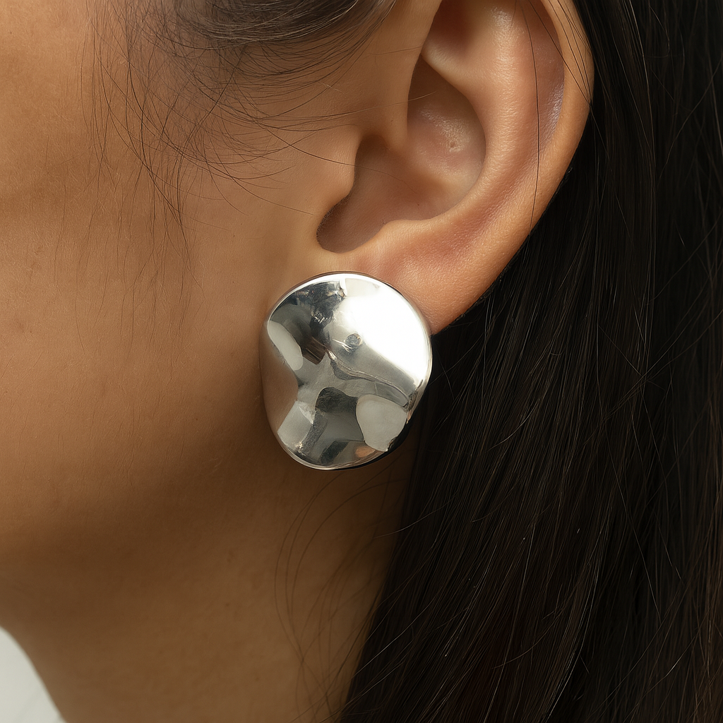 Wave style silver stud earring
