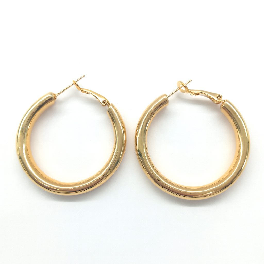 Gorgeous huggie earring for women