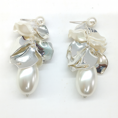 Gorgeous silver & white leaf with pearl earring