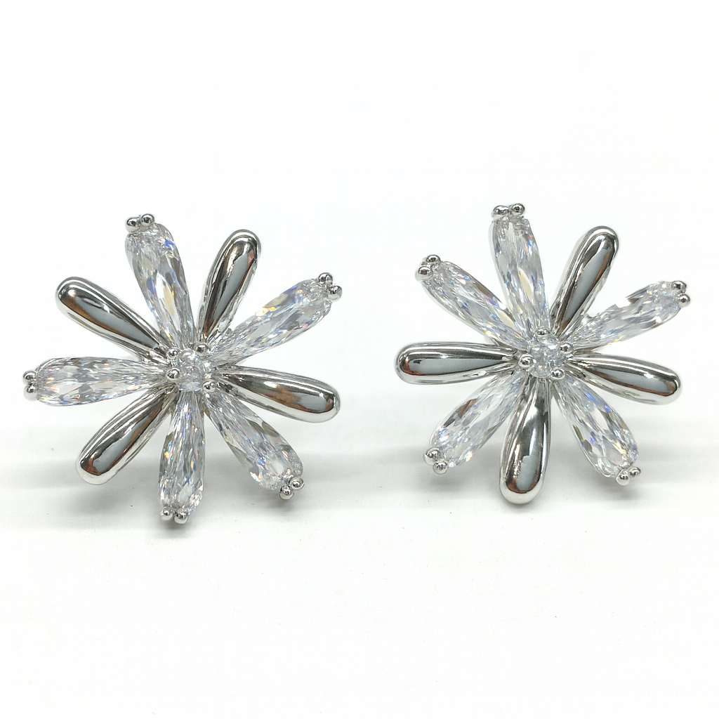 Elegant silver flower with diamonds stud earring