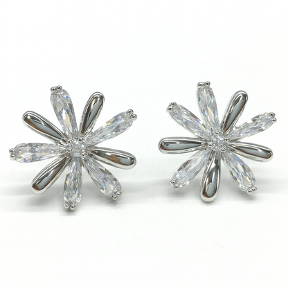 Elegant silver flower with diamonds stud earring