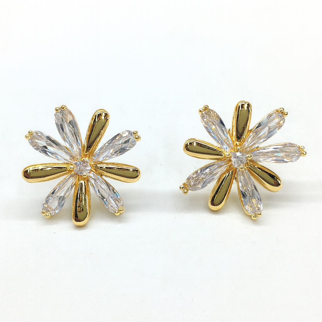Elegant gold flower with diamonds stud earring