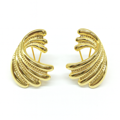 Fancy design gold dangle earring