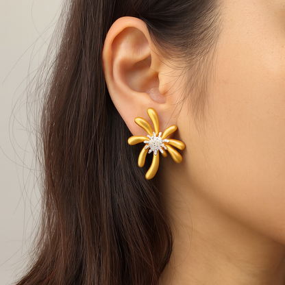 Simple flower golden stud earring