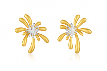 Simple flower golden stud earring