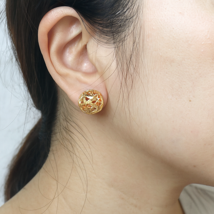 Stylish rounded golden mini stud earring