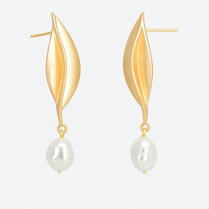 Golden leaf with pearl drop stud earring