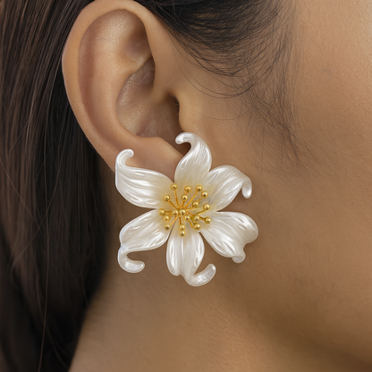 Elegant white flower large stud earring