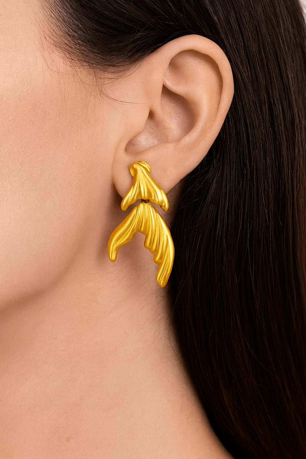 Tail style dual lock golden stud earring