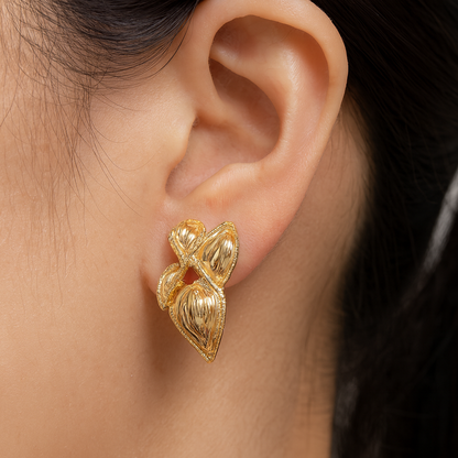 Beautiful golden leaf dangle earring