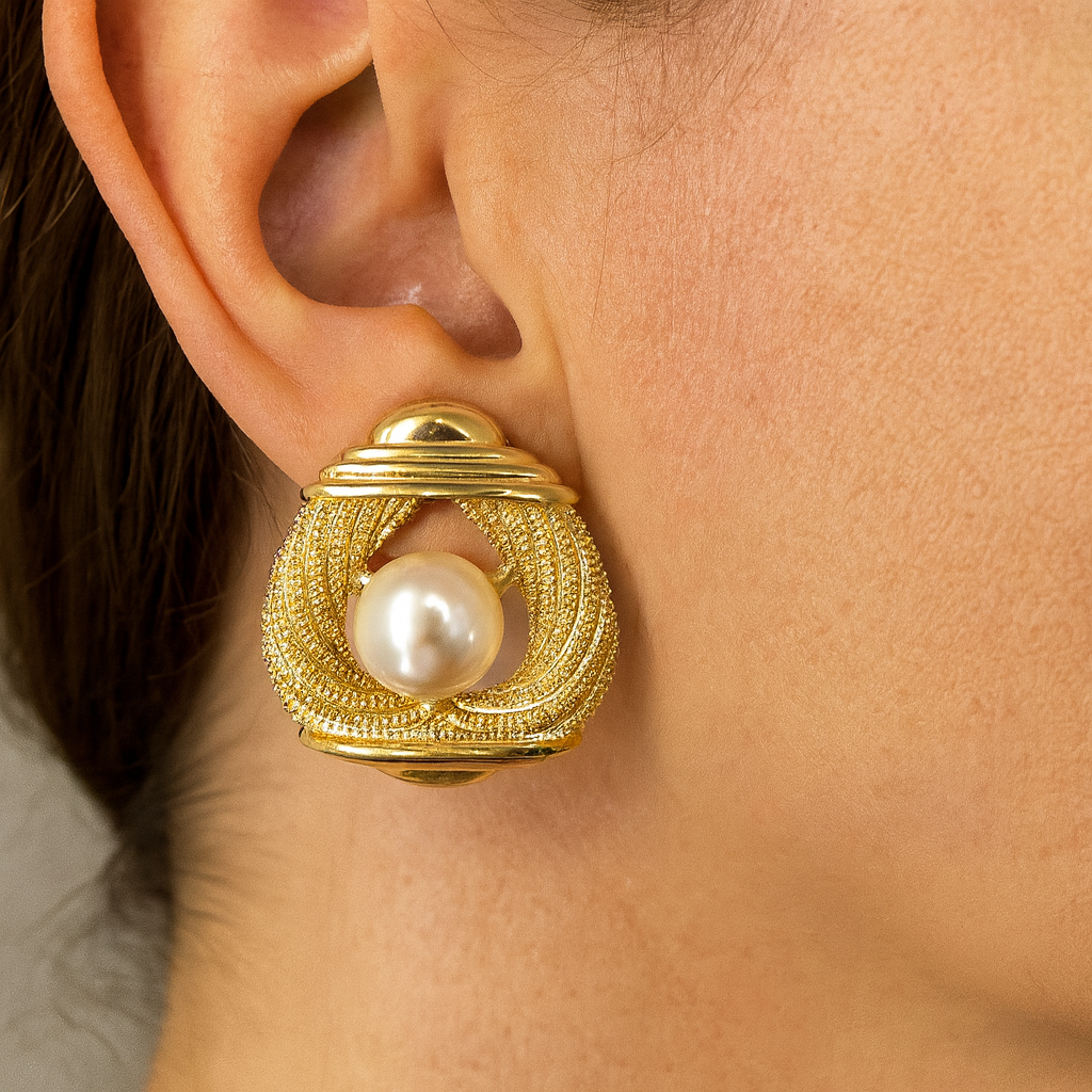 Gorgeous golden heart with pearl inlay stud earring